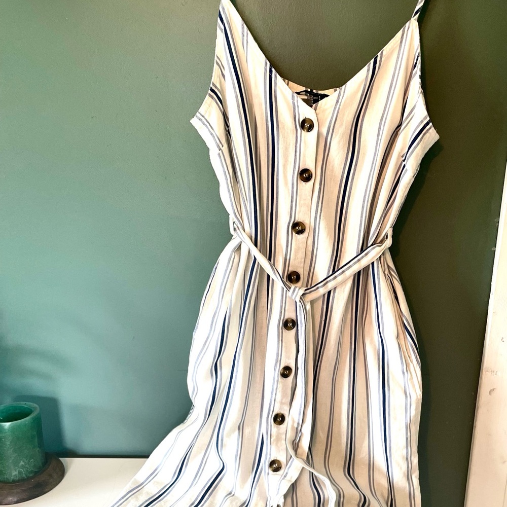 Forever 21 Button Up front soft cotton midi dress // Size Small //